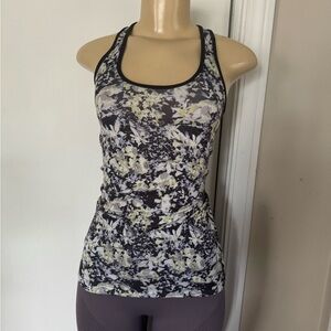 Lululemon sport Tank Top size 4